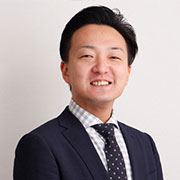 鑑定士 奥村