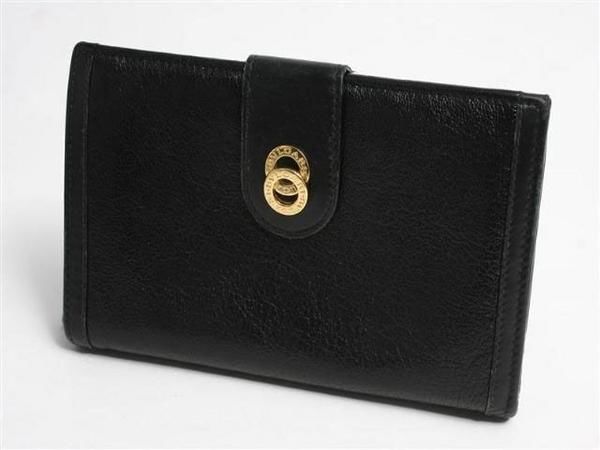 ブルガリ ドッピオトンド二つ折り財布